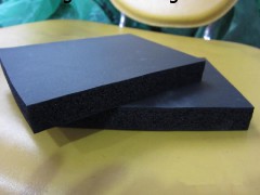仁化县橡塑保温材料容重小，密度均匀