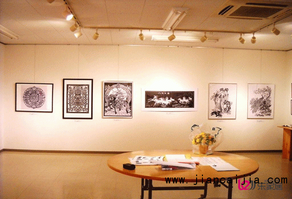 seline; background-color: rgba(255, 255, 255, 0.8);">虽然随着时间的发展,社会的进步,人们的很多思想都变更了,但是有一些东西是不会因为时间的原因就随之流逝的,中国剪纸文化就是如此。剪纸也就是窗花剪纸,因其最开始的用途是用来贴在窗户上作为装饰之用的,现在仍旧保持着。下面,请随小编一起来欣赏窗花剪纸图案大全,体会简单剪纸所蕴含的深远意义吧。 seline; line-height: 20px; font-family: 宋体, Arial, Helvet