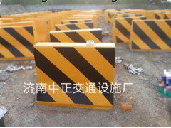 供應(yīng)臨汾優(yōu)質(zhì)道路隔離墩，廠家直銷帶孔穿管隔離墩，廠家全國(guó)發(fā)貨